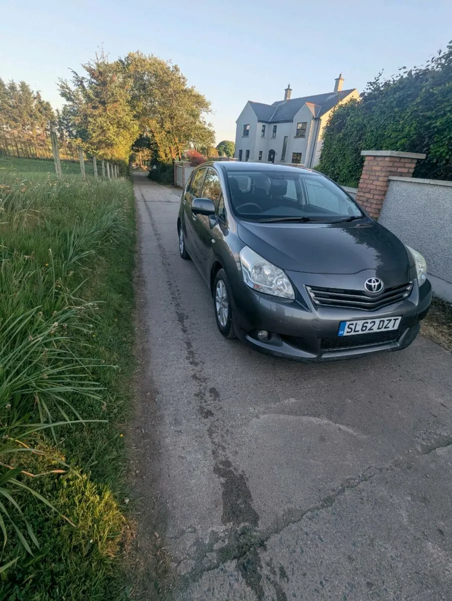 Toyota Verso 2.0 d4d - Image 1