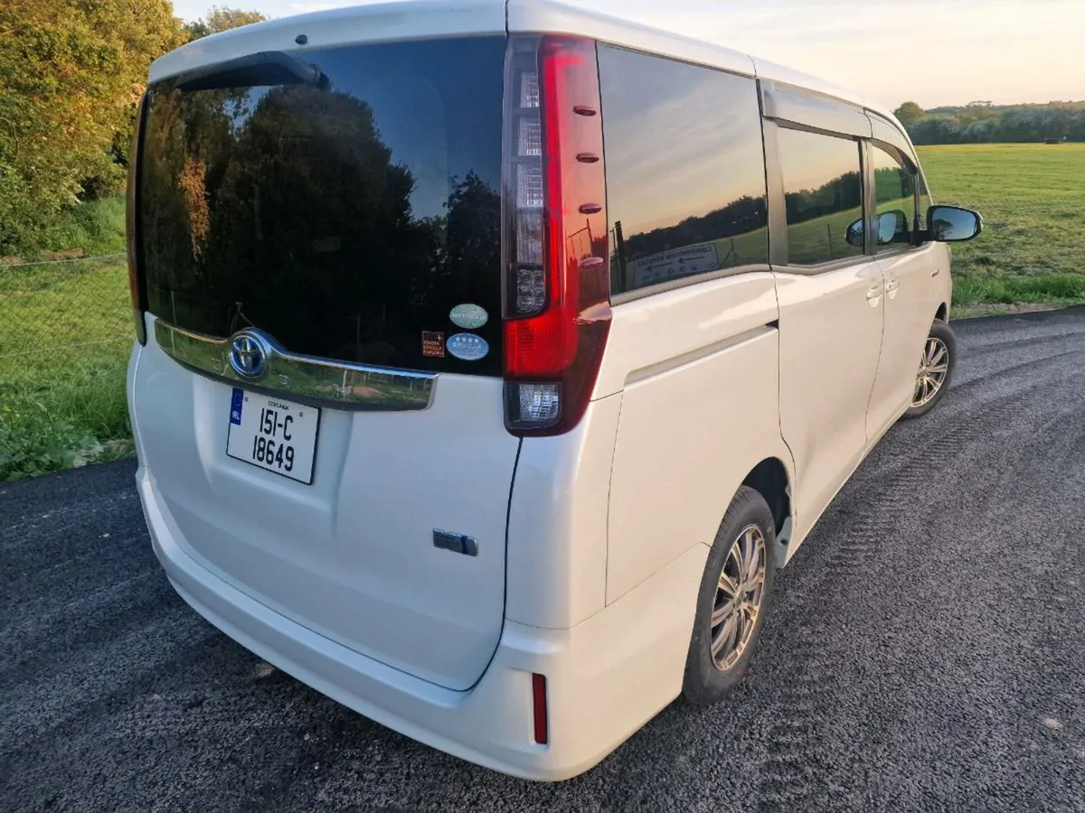 2015 Toyota Noah Hybrid 1.8LHybrid 7 seats 120k km - Image 2