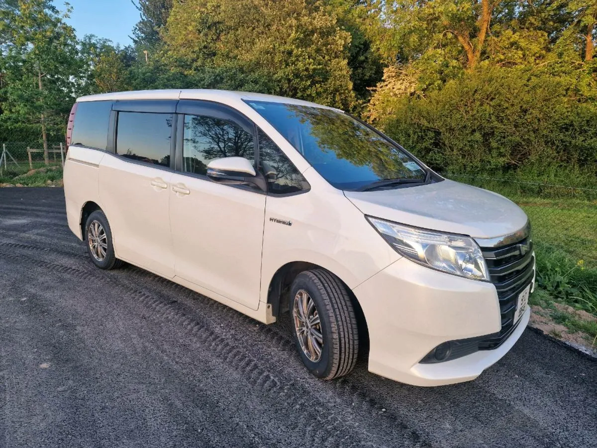 2015 Toyota Noah Hybrid 1.8LHybrid 7 seats 120k km - Image 3