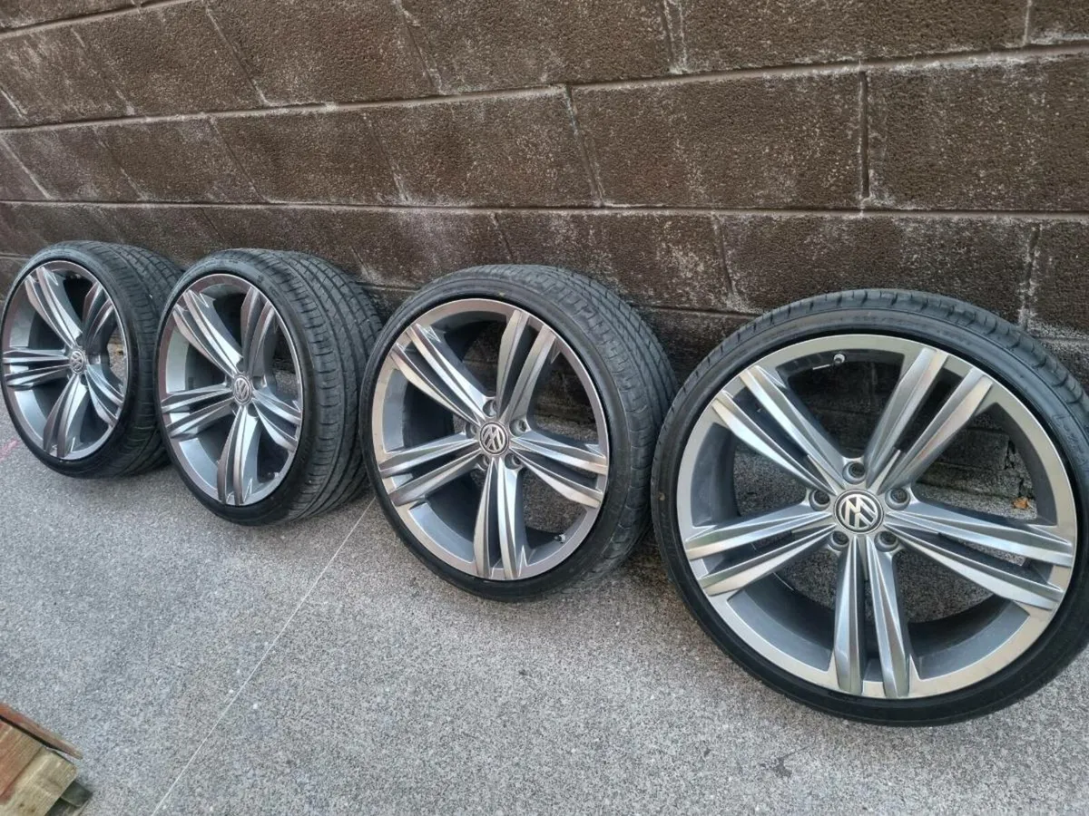 19" genuine vw tiguan  r line alloys - Image 2