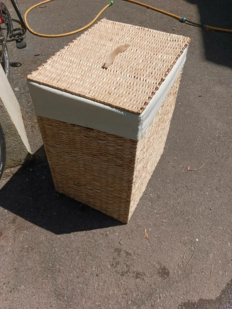 Laundry basket as good as New - Image 2