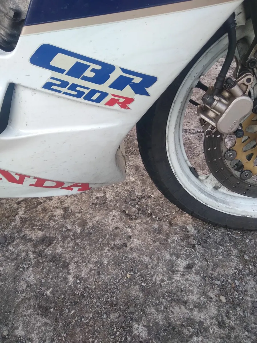 Honda cbr250R - Image 4