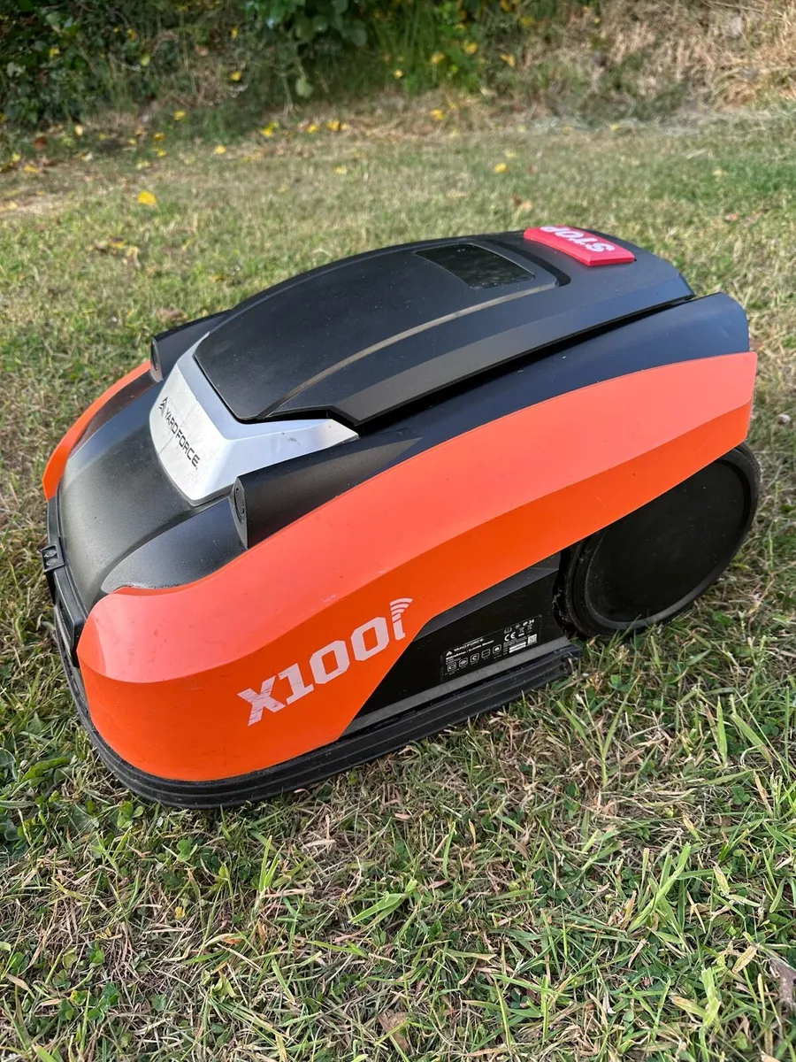 Yardforce X100i Robot Lawn Mower - Image 1