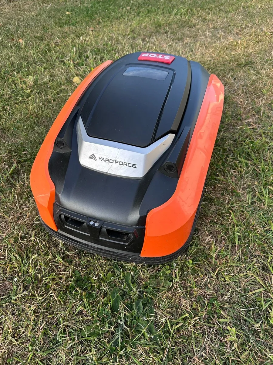 Yardforce X100i Robot Lawn Mower - Image 2
