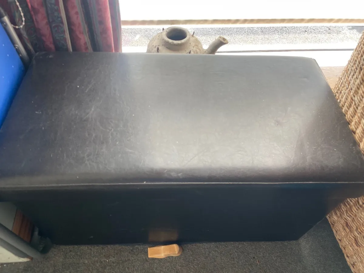 Storage ottoman - Image 1