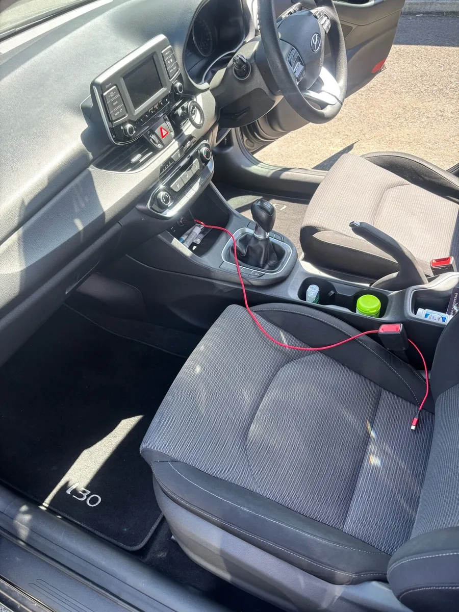 Car - Image 3