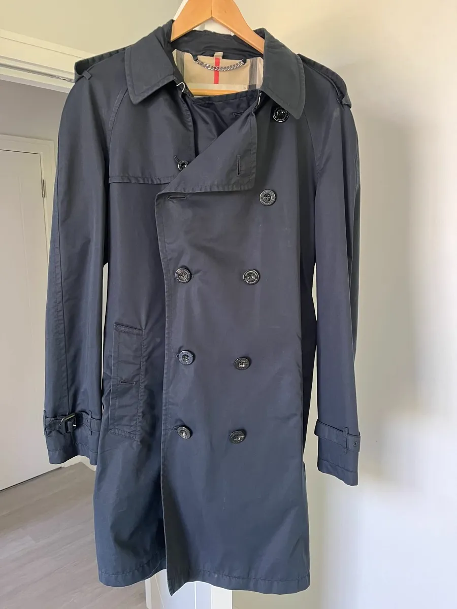 Burberry Trench Coat - Classic Style - Image 1