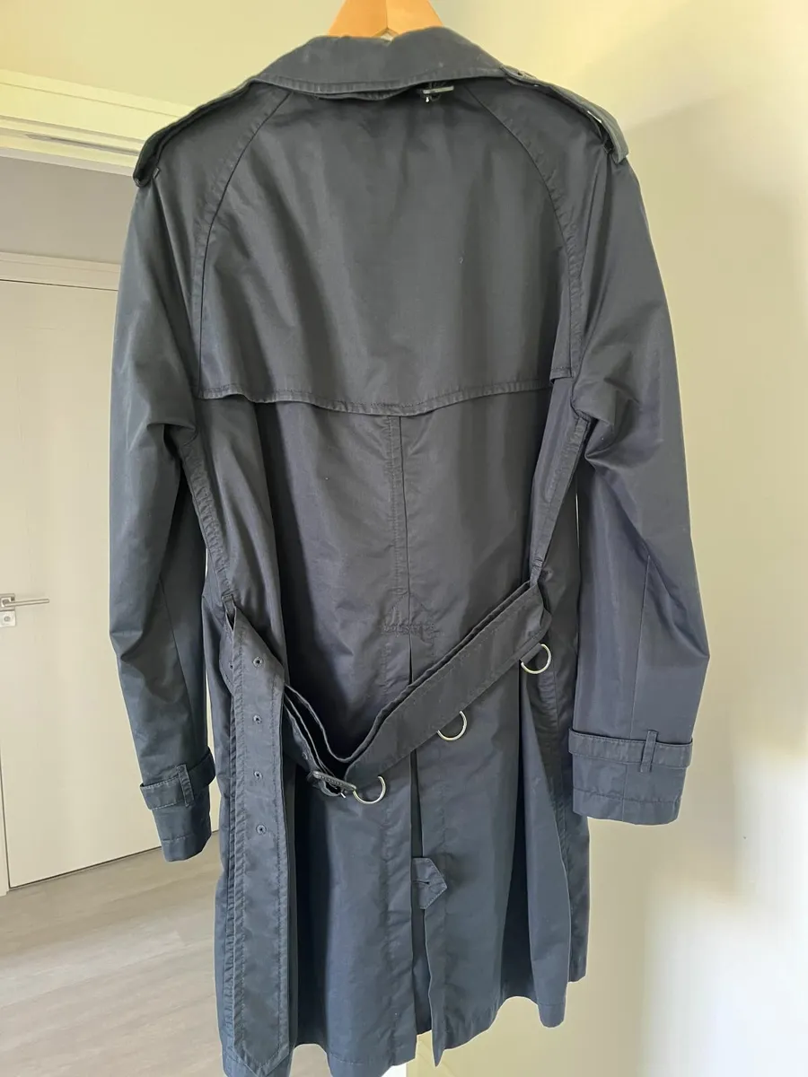 Burberry Trench Coat - Classic Style - Image 2