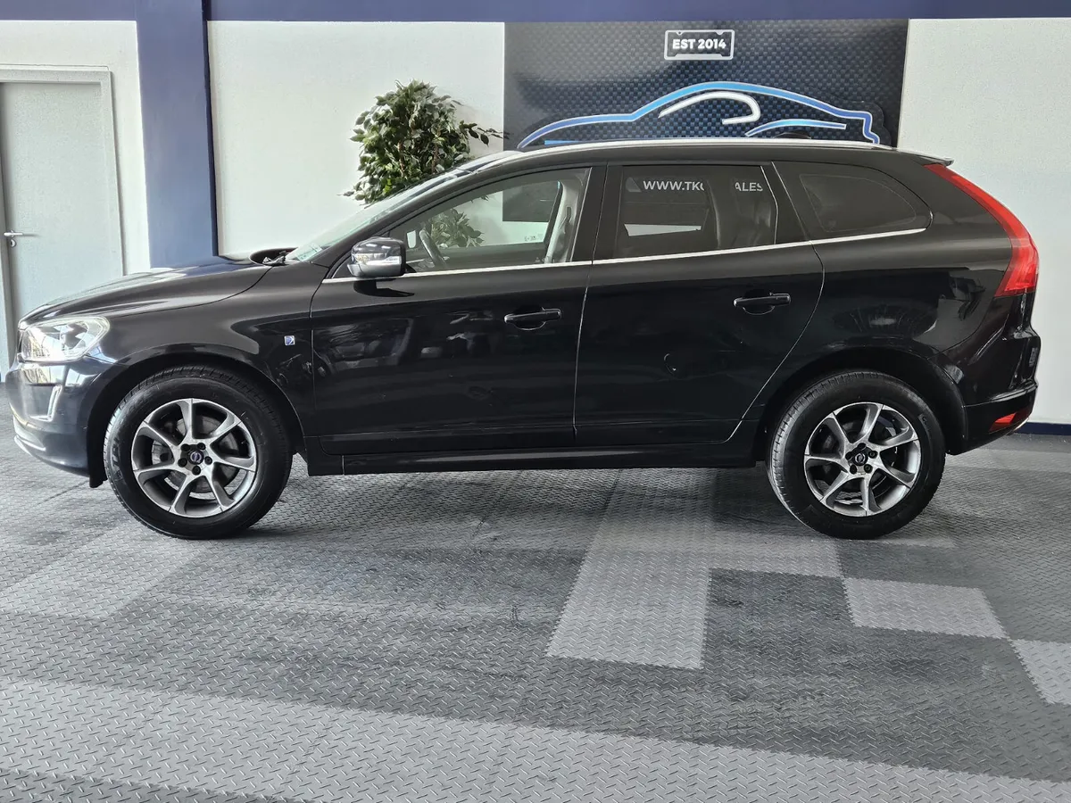 15  VOLVO XC60 V.O.R EDITION - Image 4