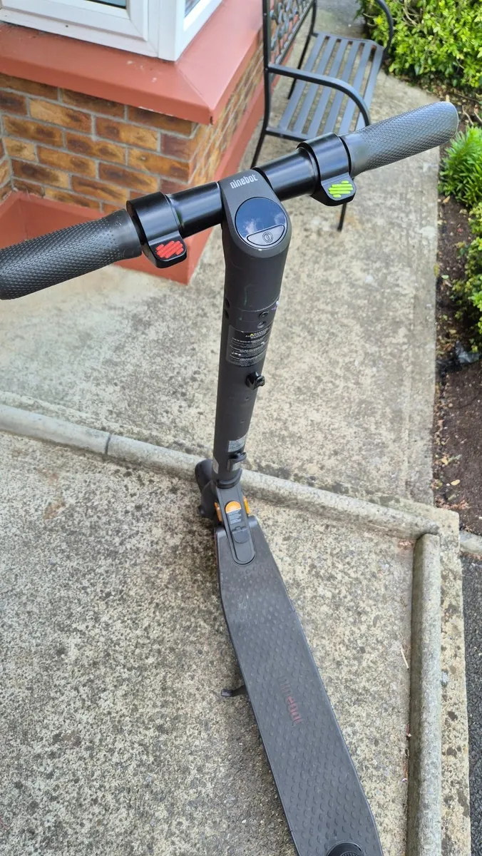 Electric scooter - Image 2