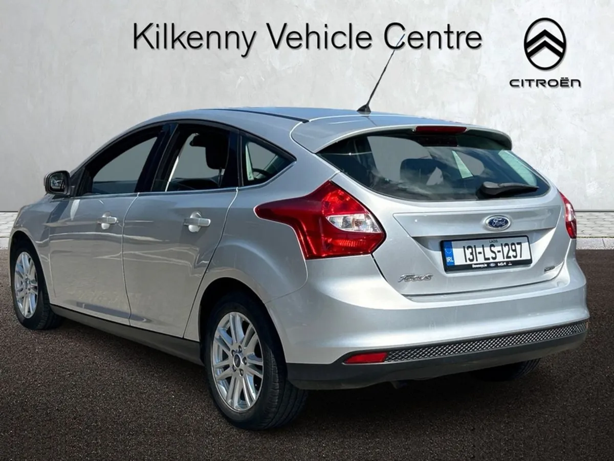 Ford Focus 1.0 Ecoboost Titanium 10 100PS 5DR - Image 2