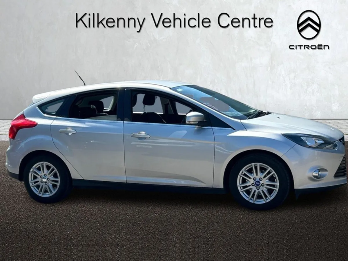 Ford Focus 1.0 Ecoboost Titanium 10 100PS 5DR - Image 3