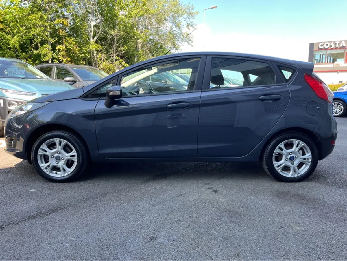 Ford Fiesta 1.0 Petrol Zetec - Image 4