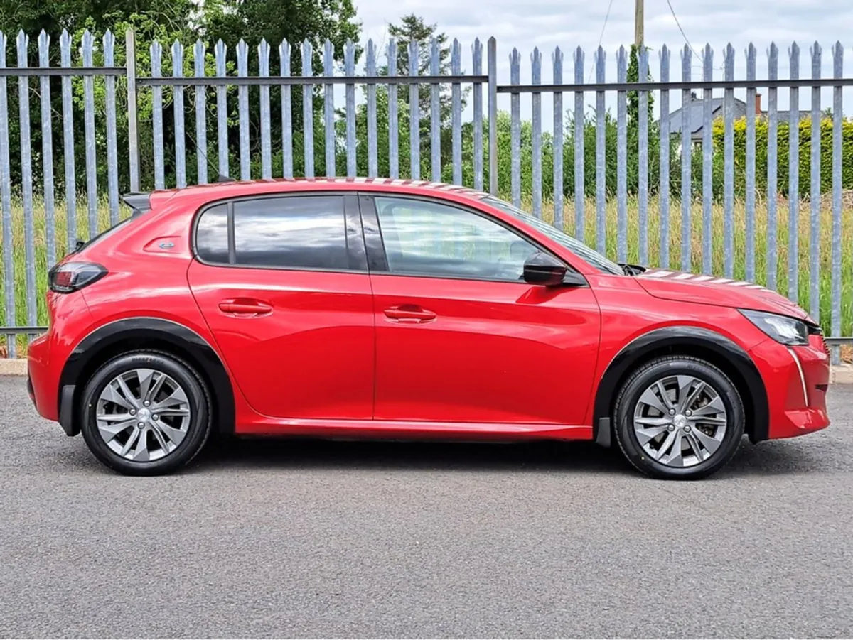 Peugeot 208 Allure 136BHP 50kwh Fully Electric - Image 3