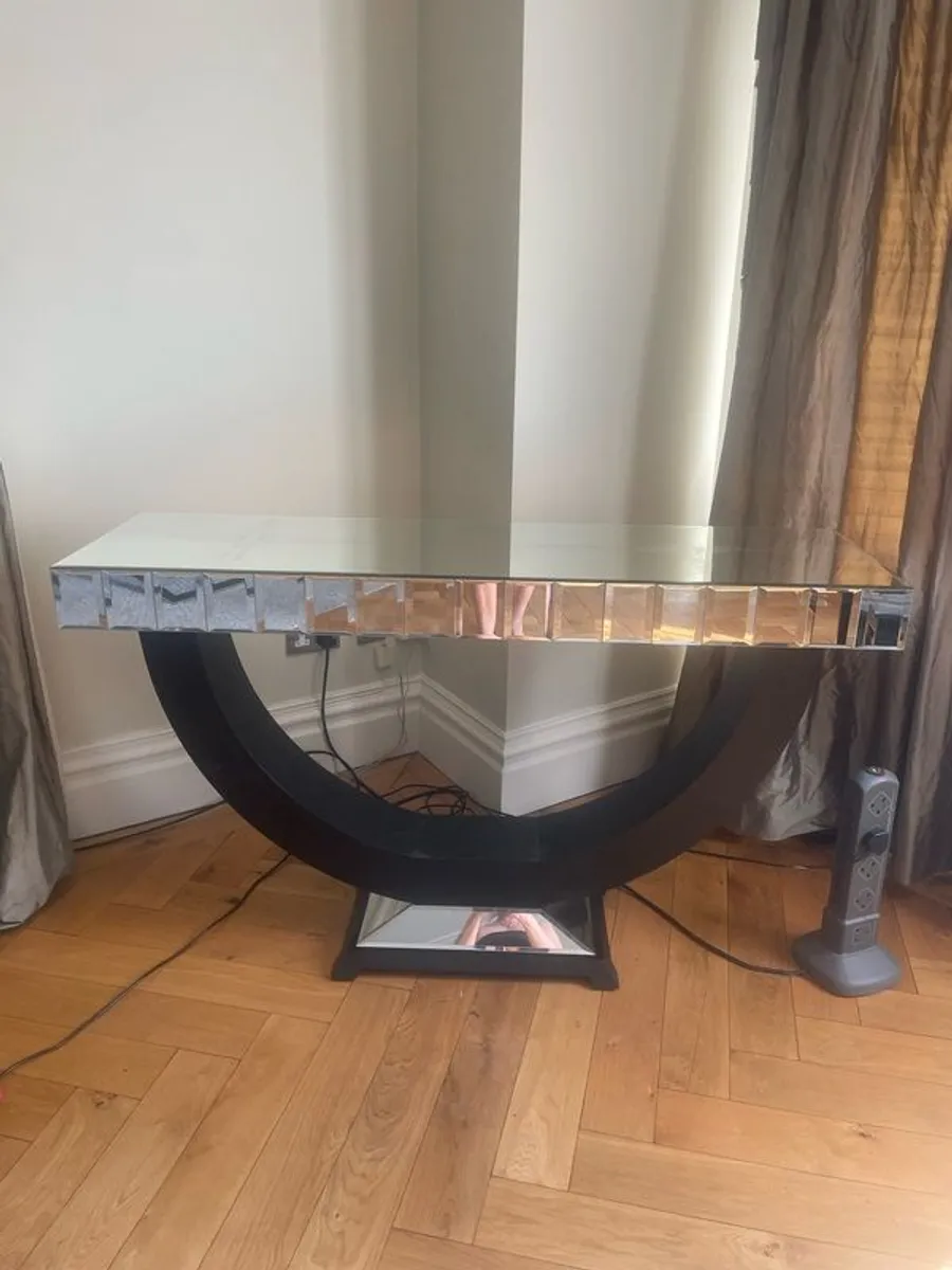 Stunning console table and matching mirror - Image 2