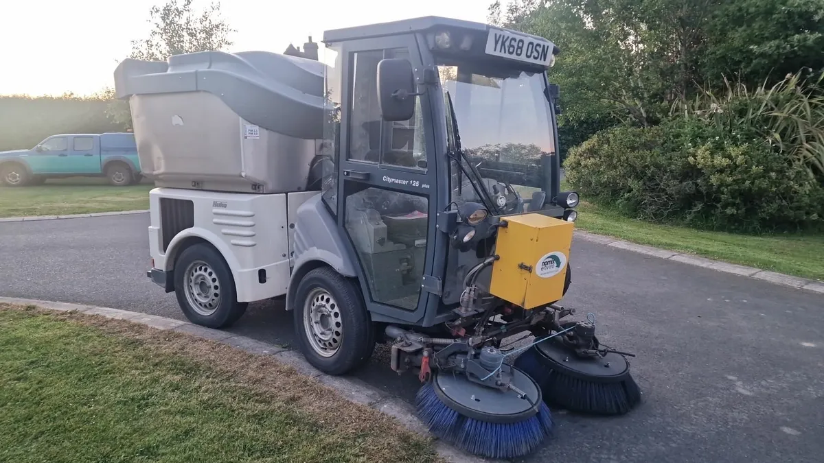 Hako Citymaster Roadsweeper Road Sweeper - Image 1