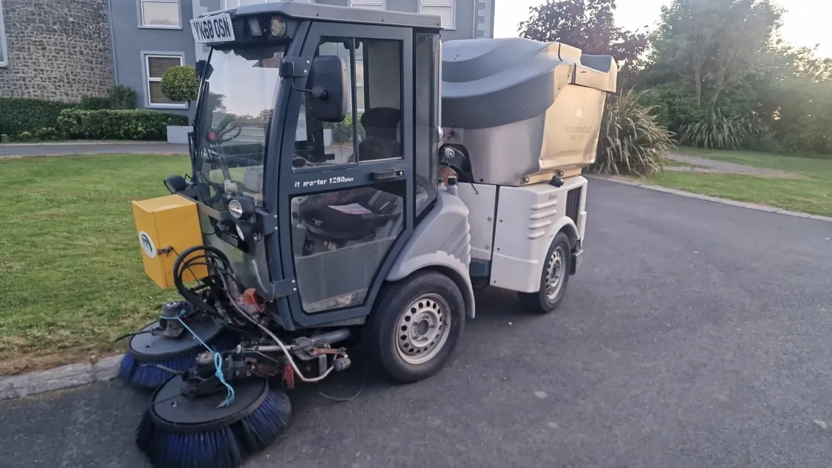 Hako Citymaster Roadsweeper Road Sweeper - Image 2
