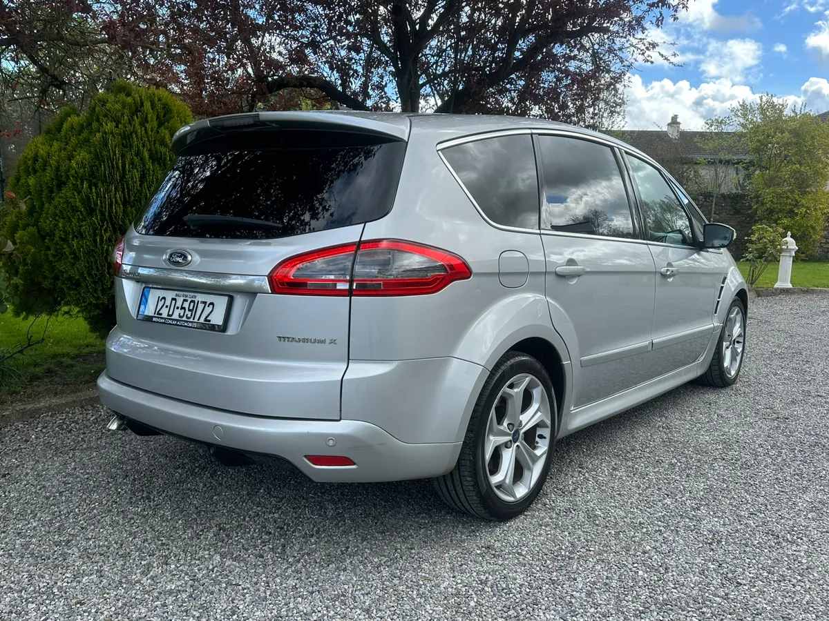 Ford S Max Titanium Pan Roof/ TV's-Hi Spec - Image 4