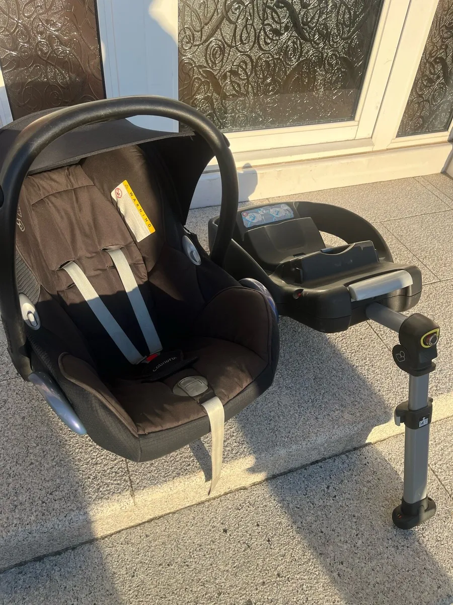 Maxi-Cosi Car seat & Isofix - Image 1