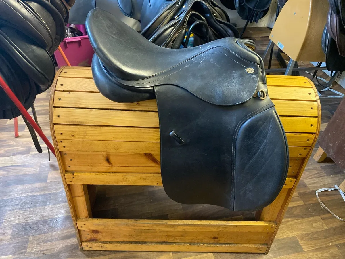 Knightrider 17.5 medium wide Leather saddle - Image 4