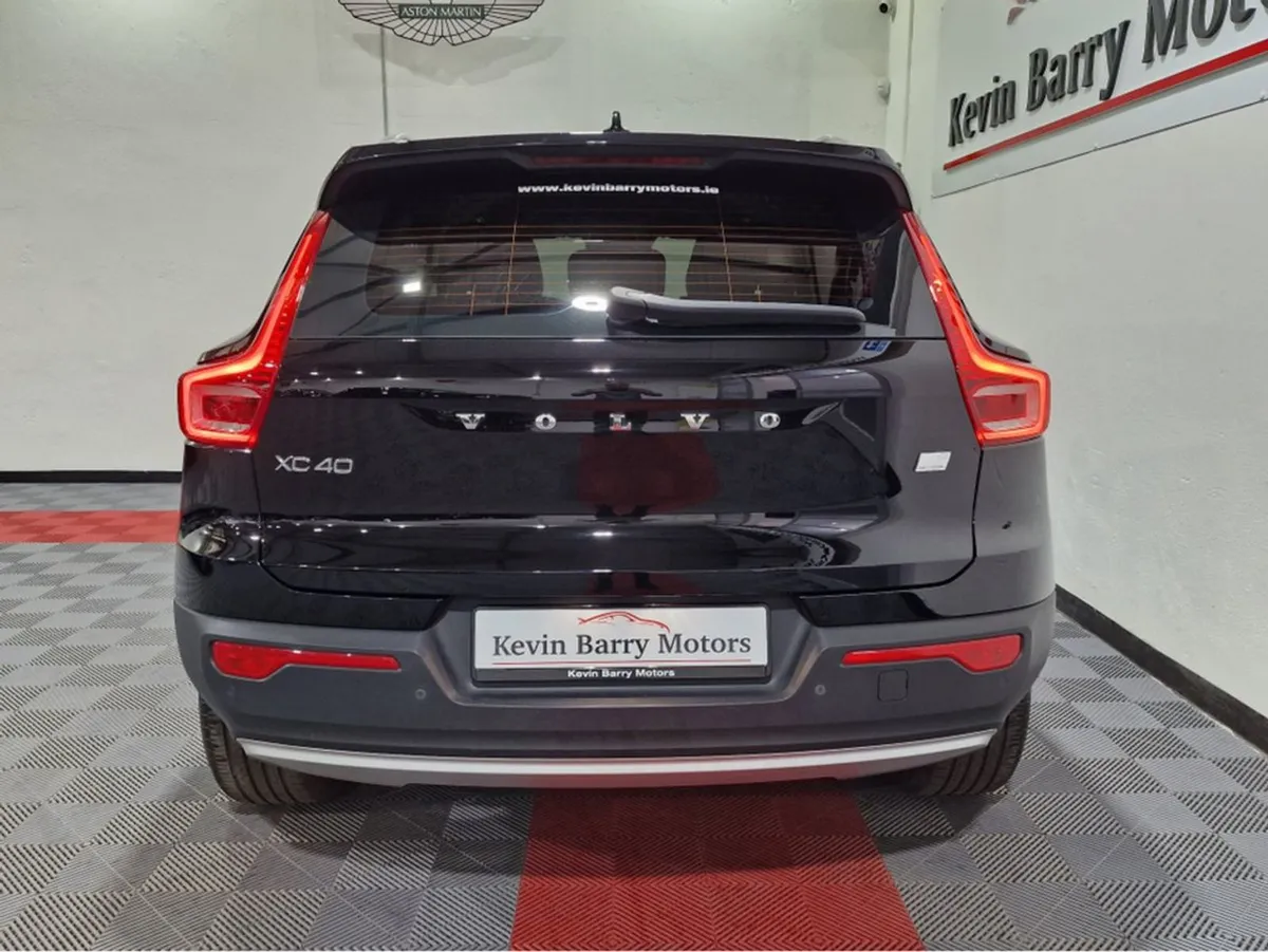 Volvo XC40 T4 Recharge Inscription Automatic  one - Image 3
