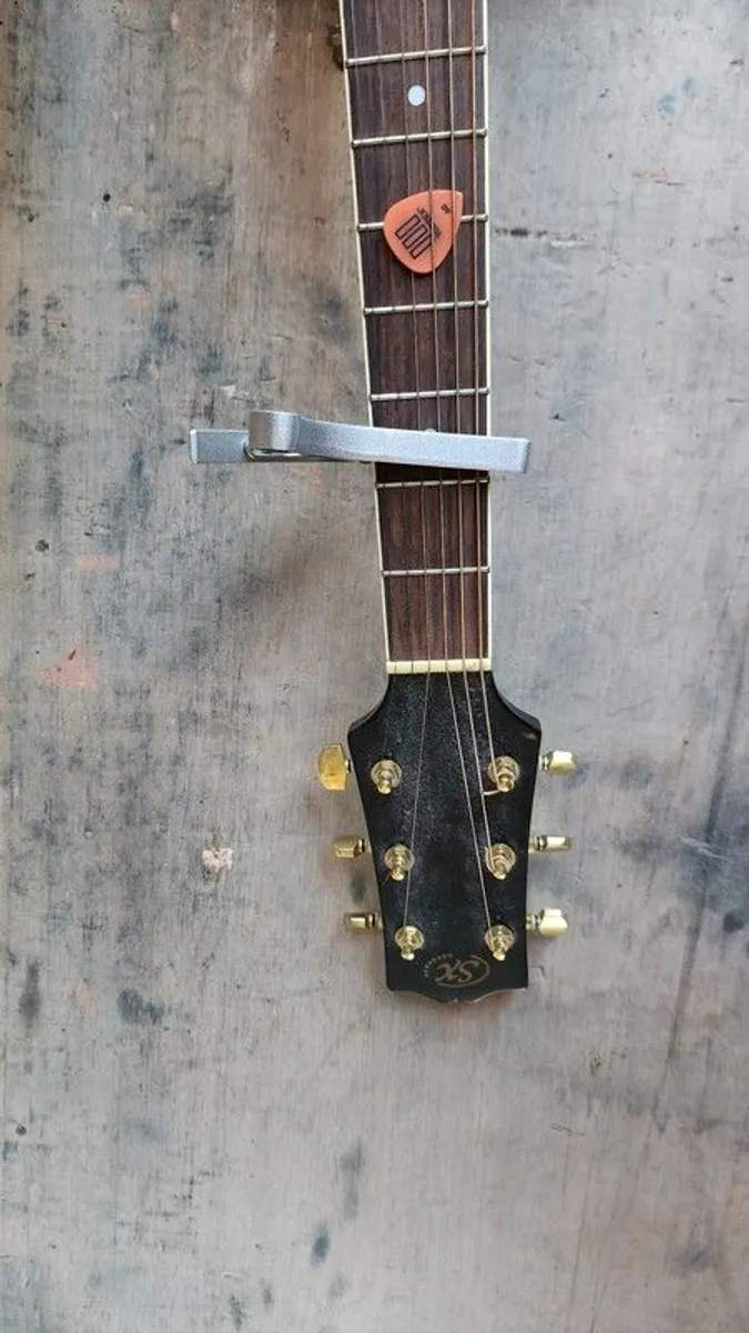 sx acoustic guitar and kingsman bb10 amp - Image 2