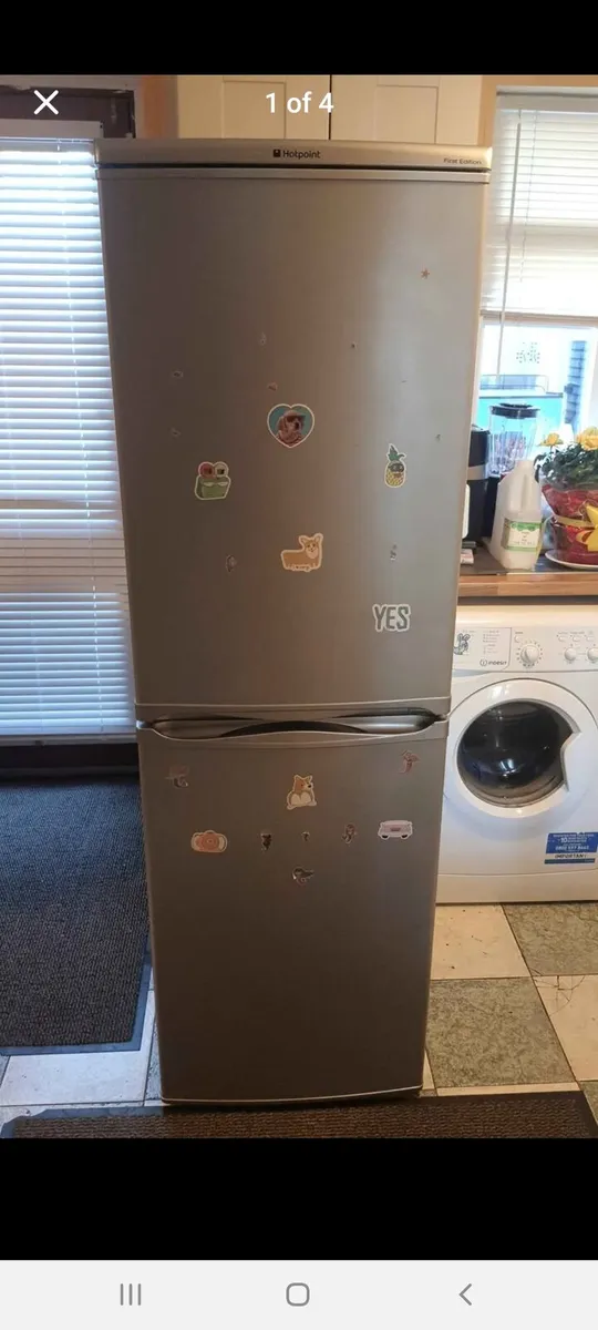 Hotpiont fridge freezer - Image 1