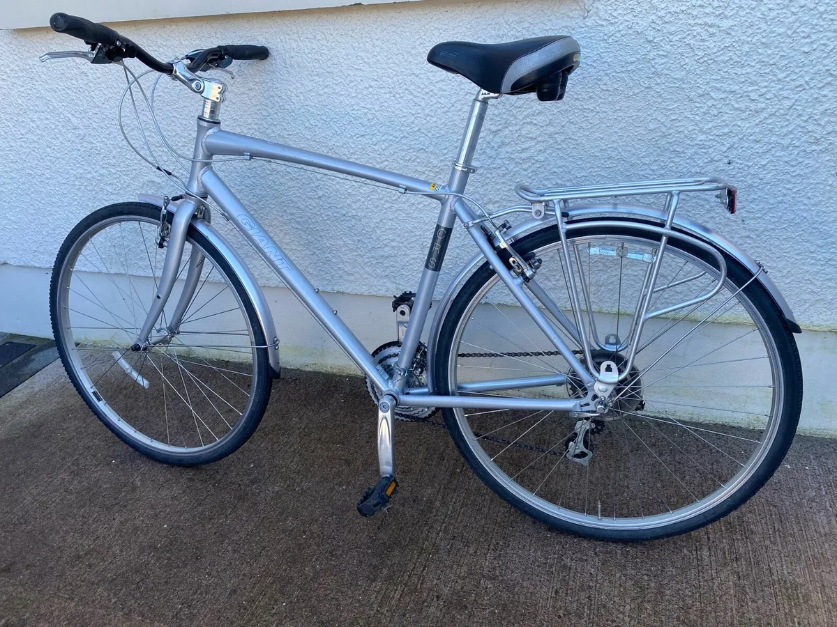 Like new Giant CSR4 Large hybrid 28 inch - Image 4