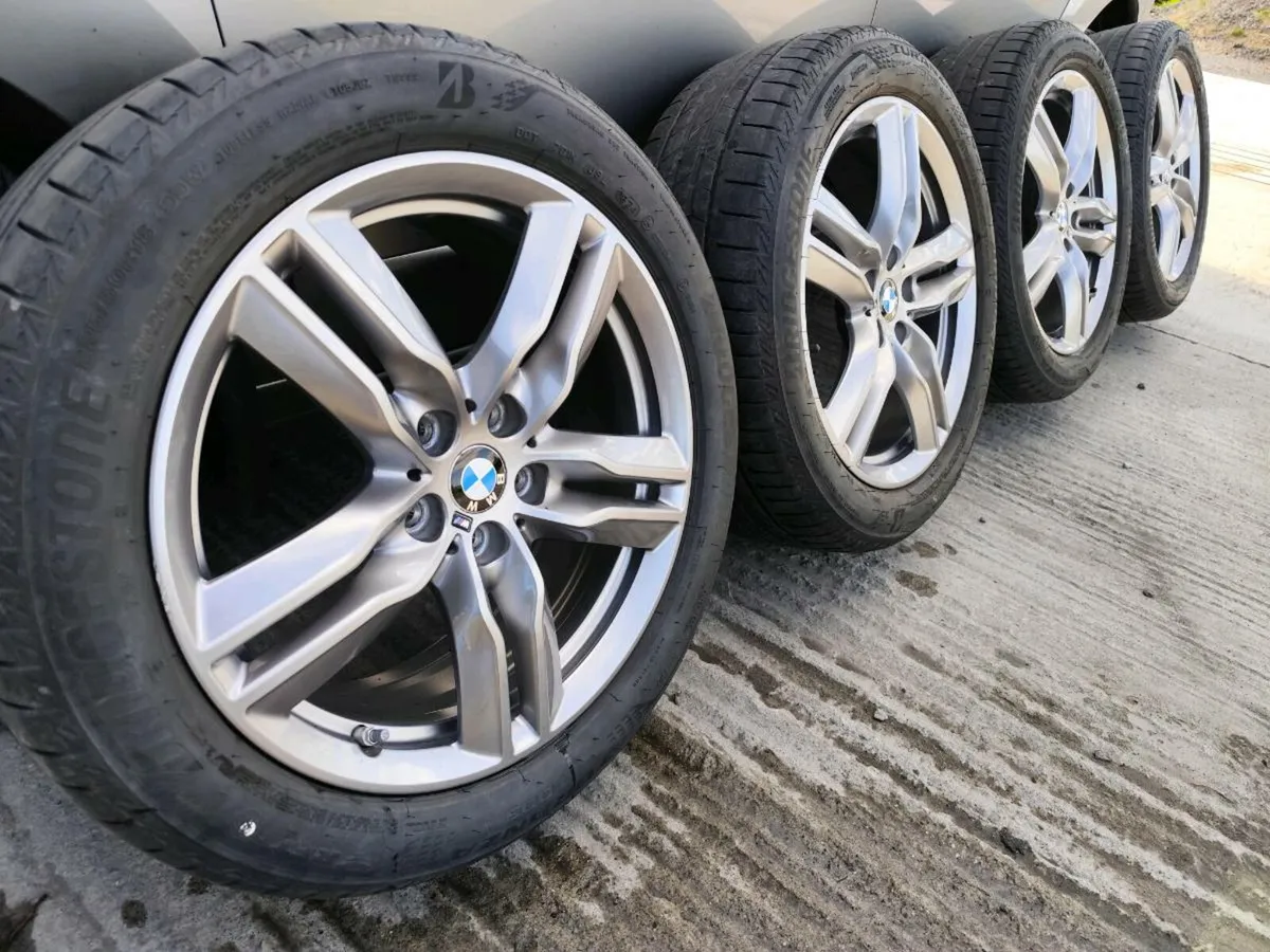 18" BMW alloys with runflat tyres - Image 1