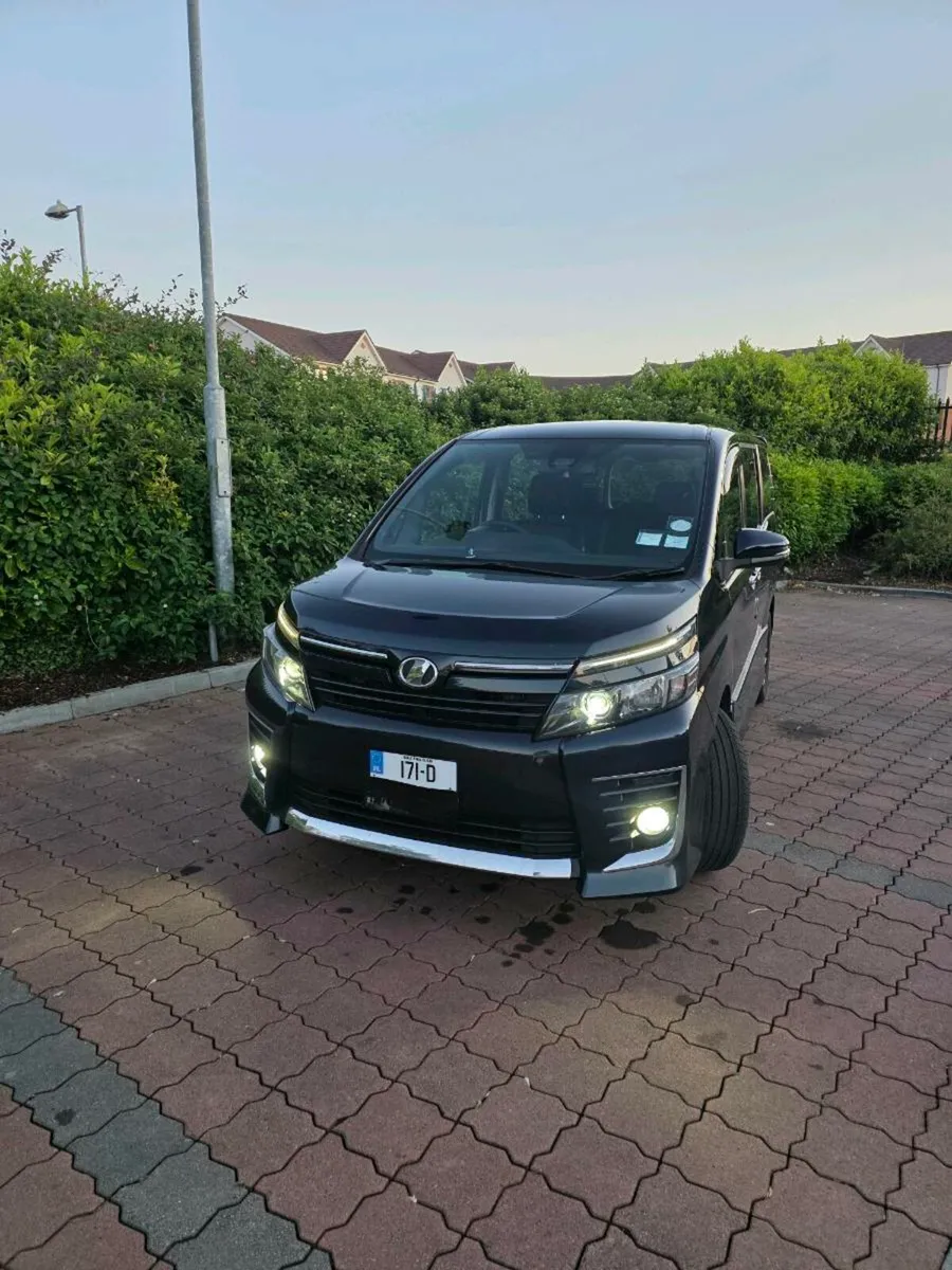 Toyota Voxy 2017 8 Seater NCT 5/27 Automatic - Image 2