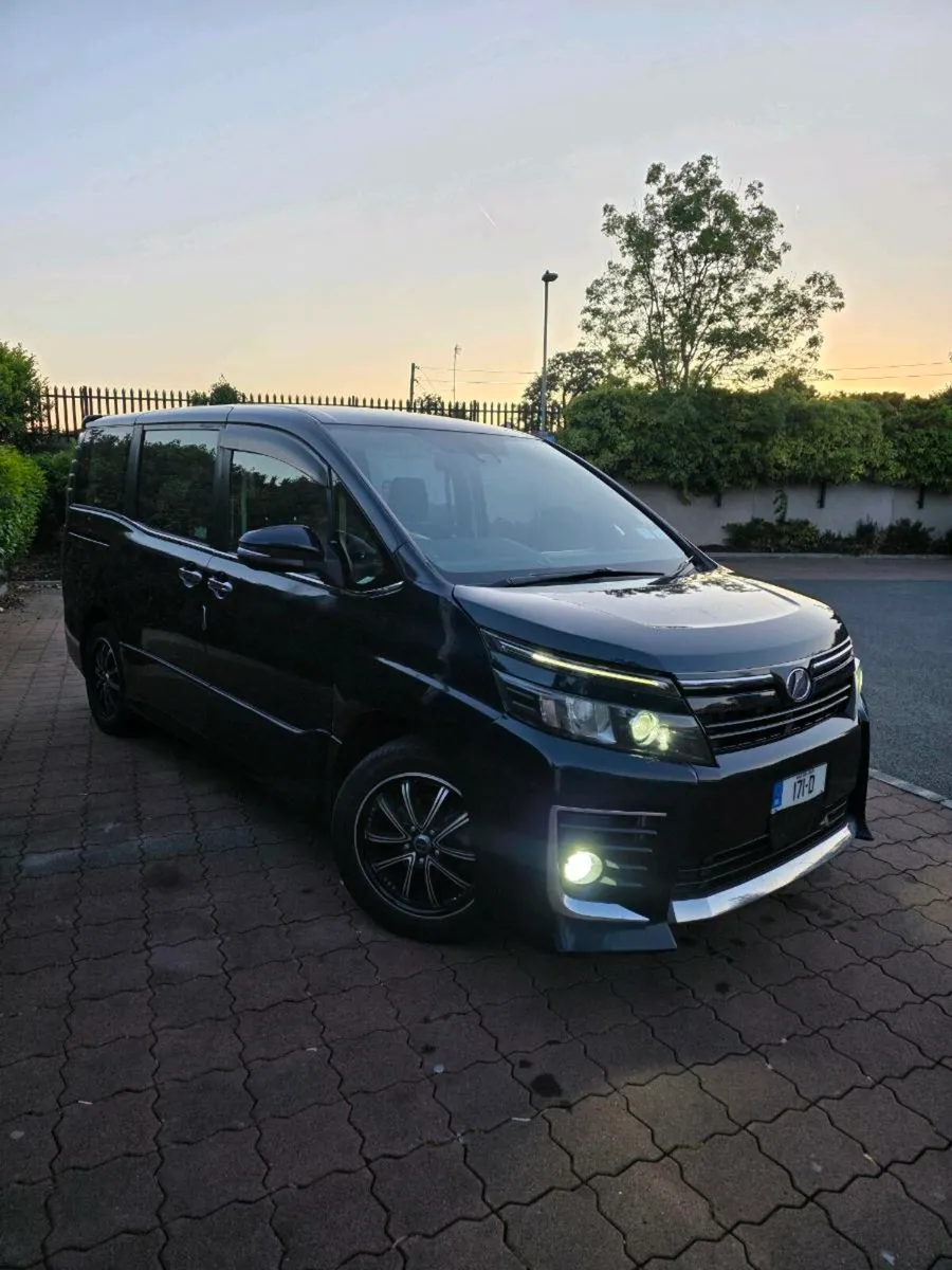 Toyota Voxy 2017 8 Seater NCT 5/27 Automatic - Image 1
