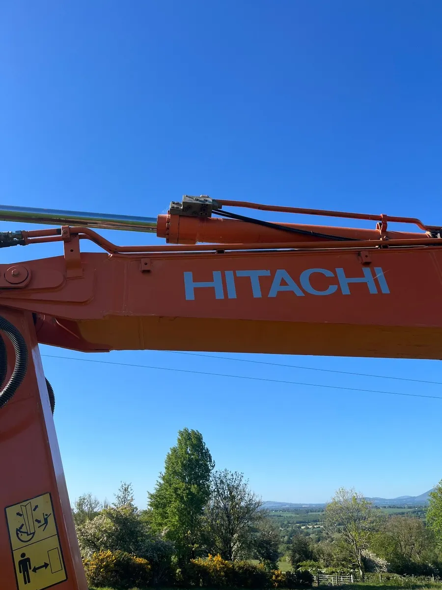 Hitachi Zaxis 210-3 - Image 2