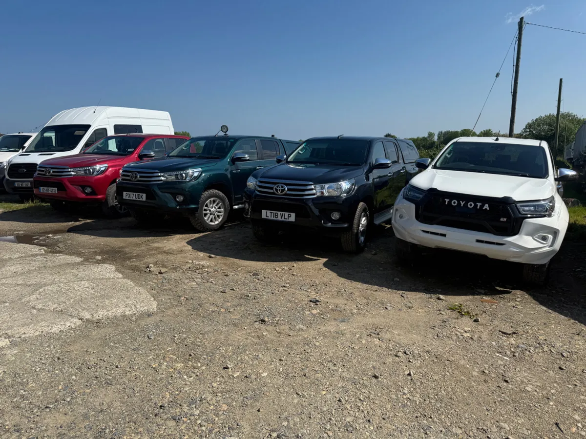 2019 TOYOTA HILUX INVINCIBLE 97k Miles - Image 1