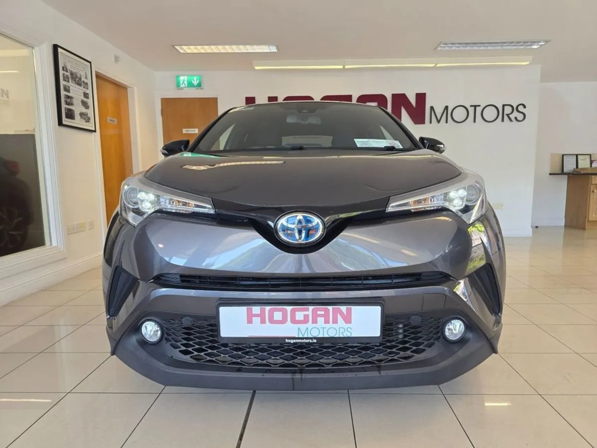 Toyota C-HR Hybrid Luna Sport Automatic - Image 2