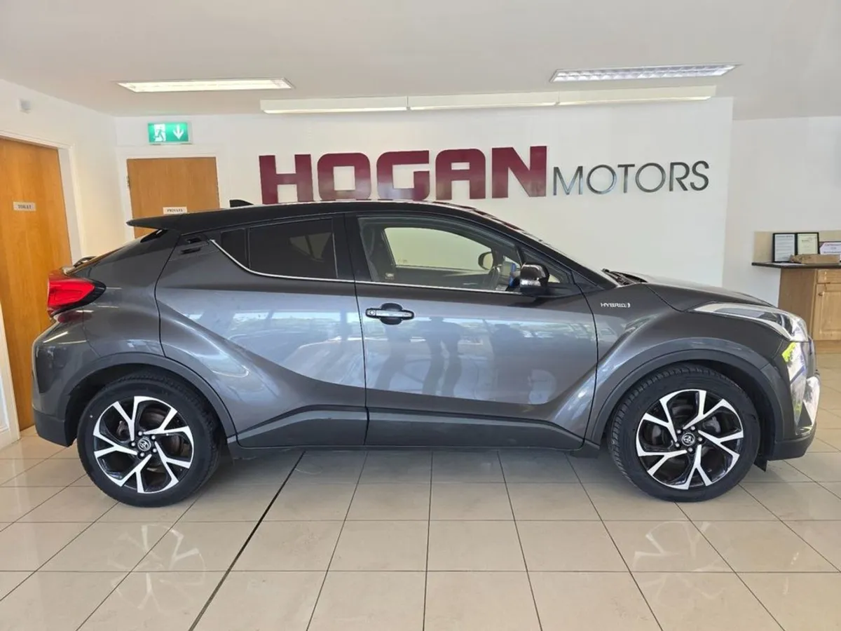 Toyota C-HR Hybrid Luna Sport Automatic - Image 3