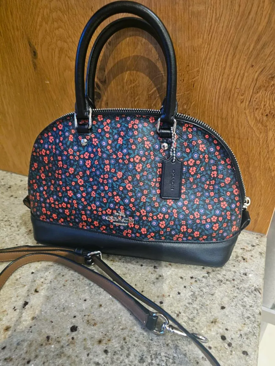 COACH Leather Sierra Handbag, very good condition - Image 1