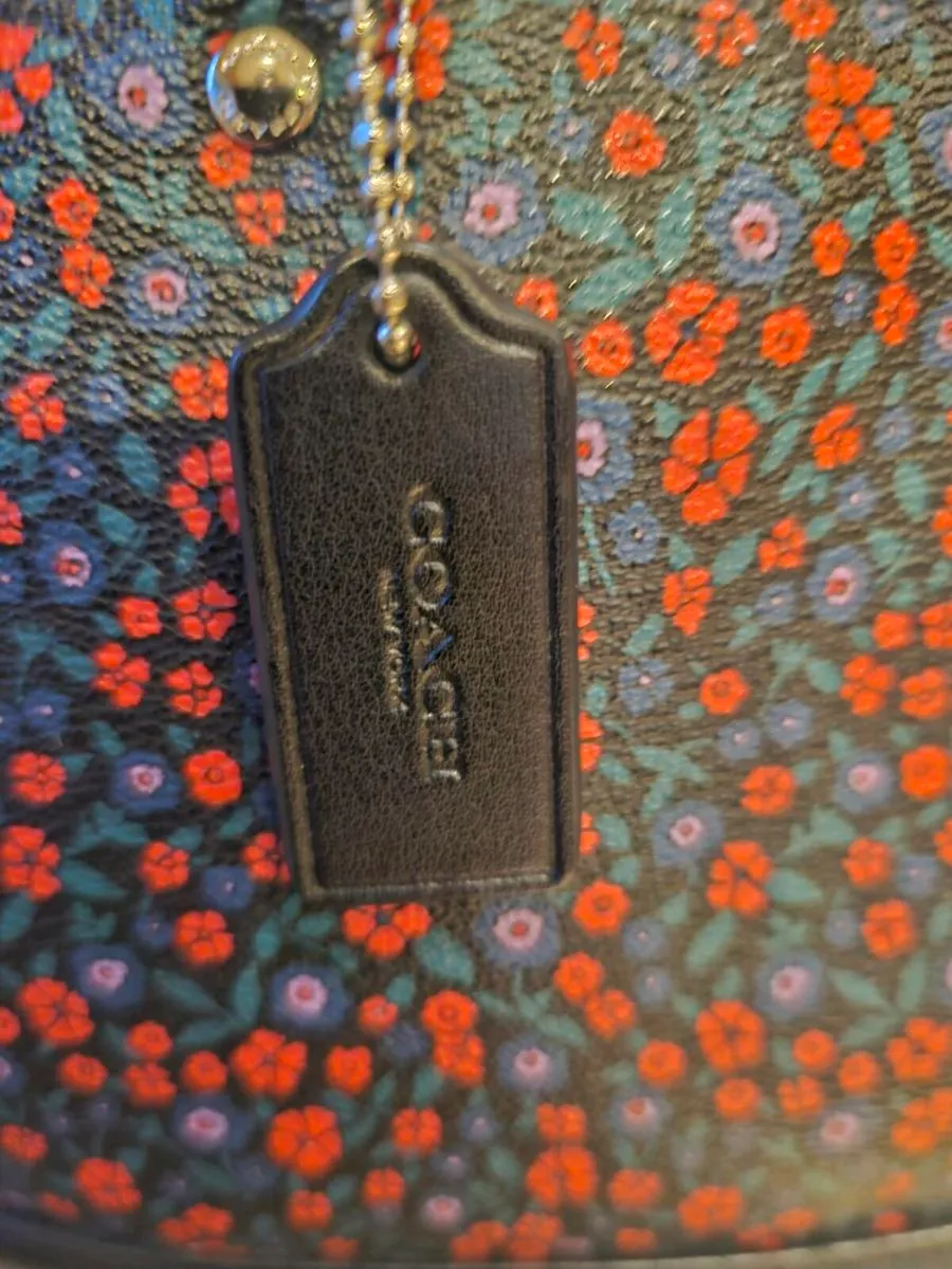 COACH Leather Sierra Handbag, very good condition - Image 2