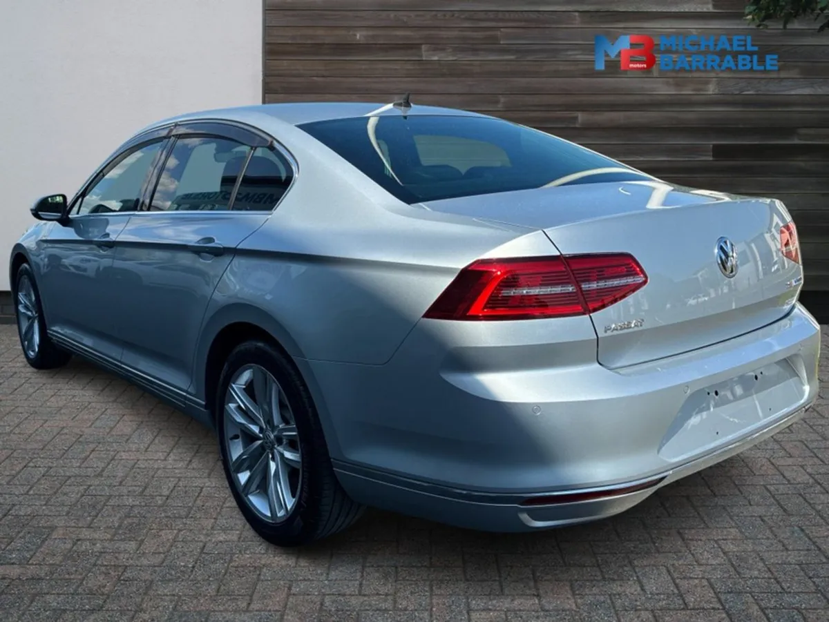 Volkswagen Passat 1.4 TSI Highline  full Leather - Image 4