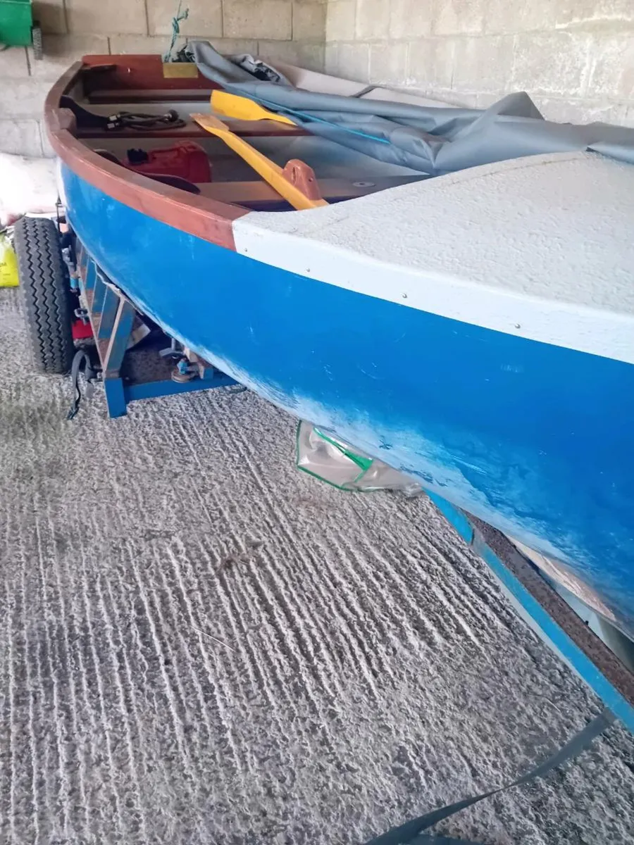 Burke Boat+ engine. - Image 2