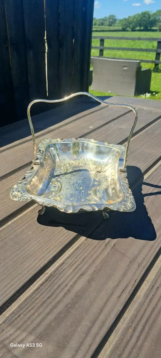 Silver  dish and Silver  bread  dish€50 - Image 4