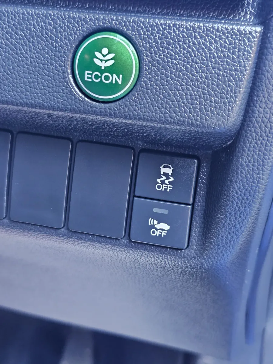 Honda Fit 2013 - Image 2