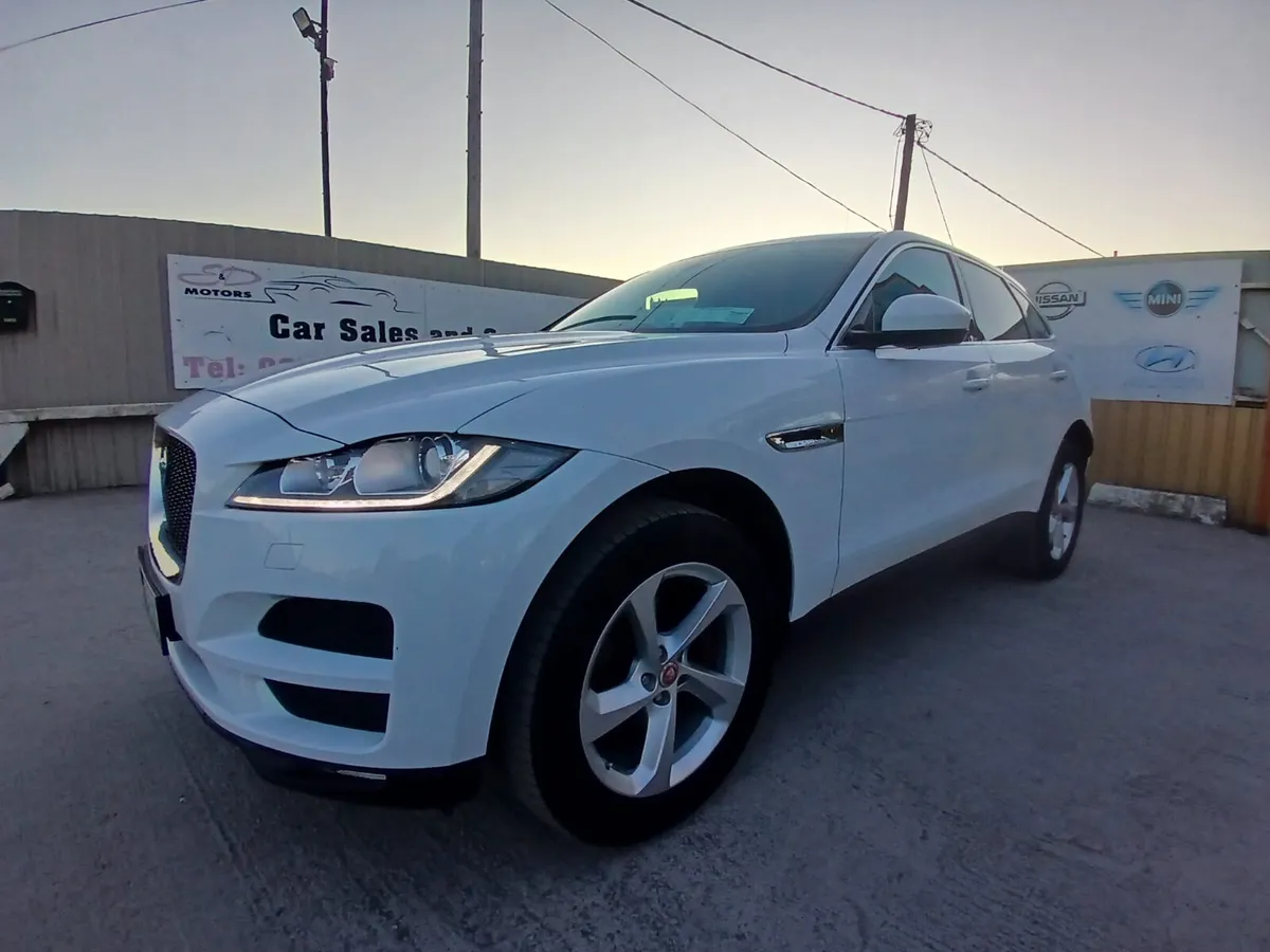 192 Jaguar F-Pace 2.0 D 180PS Prestige Auto - Image 1