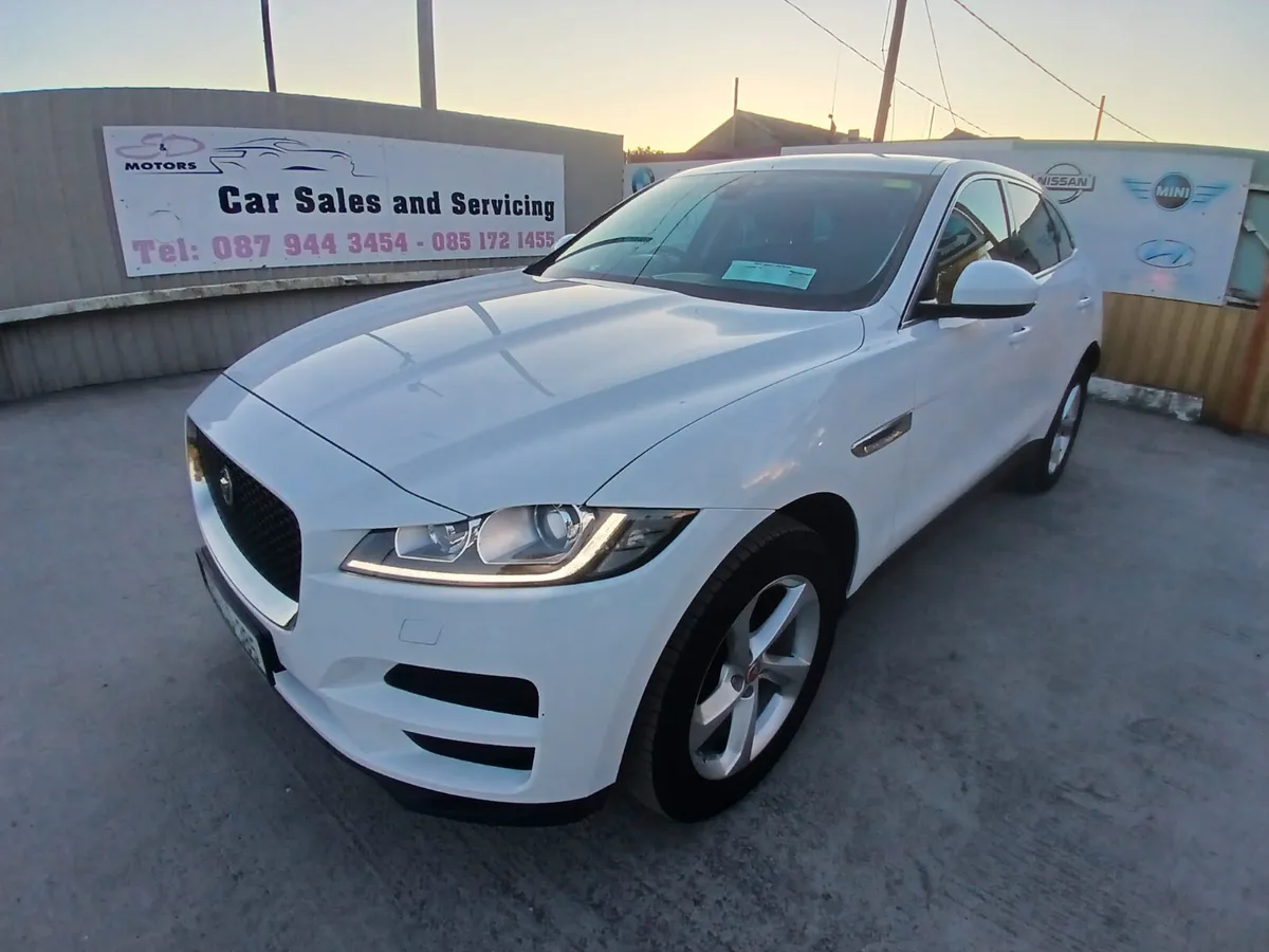 192 Jaguar F-Pace 2.0 D 180PS Prestige Auto - Image 2