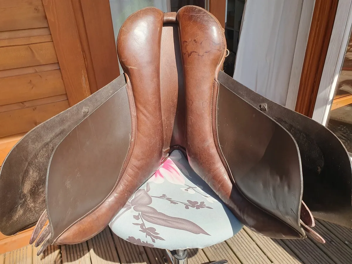 Saddle - 17.5" Medium leather Charles Mountfort - Image 3