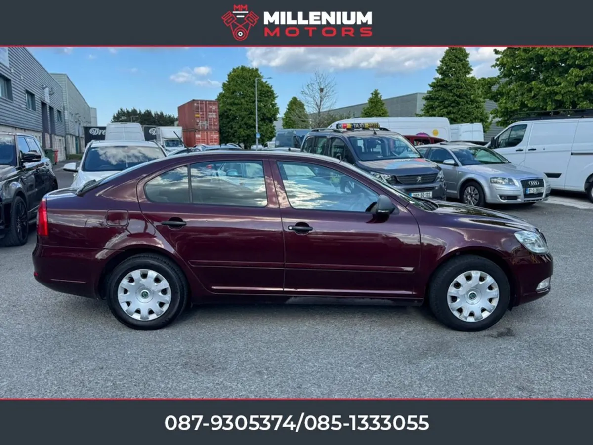 Skoda Octavia 2011 1.6 - Image 2