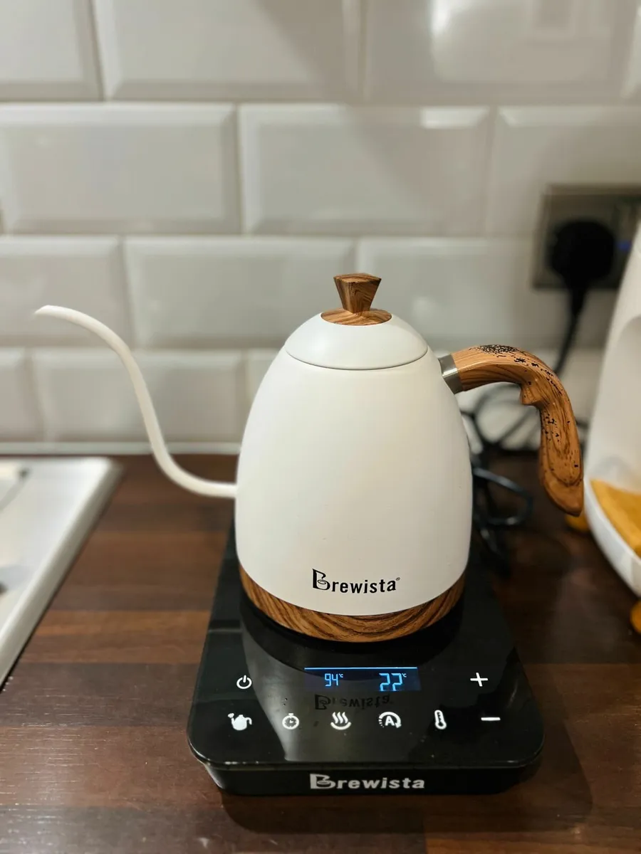 Brewista Artisan Electric Kettle for Pour Over - Image 4