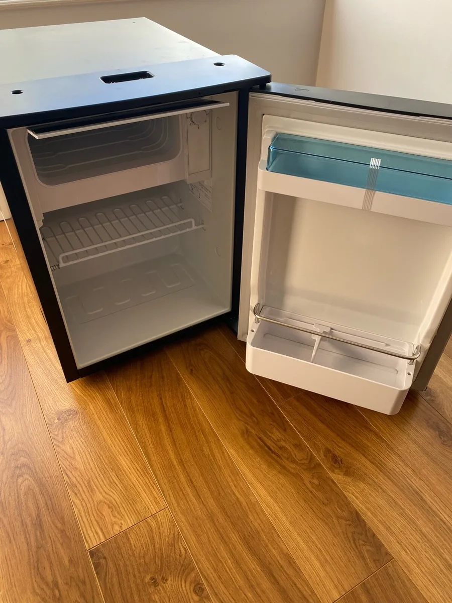 Black 50L 12V Freucamp Fridge/Freezer - Image 1