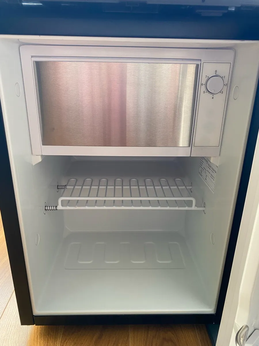 Black 50L 12V Freucamp Fridge/Freezer - Image 3