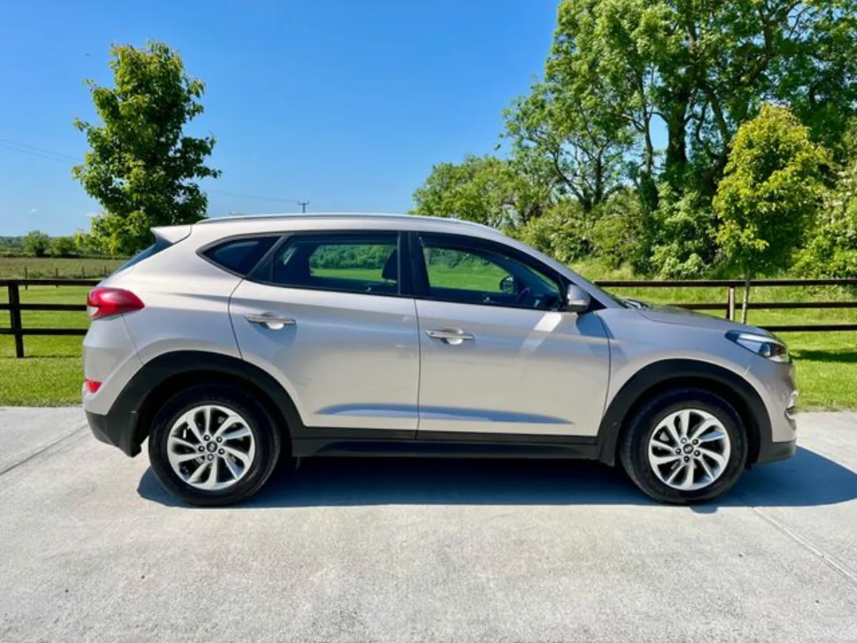 Hyundai Tucson 1.7 Crdi SE NAV *Retail €14950 Stra - Image 4