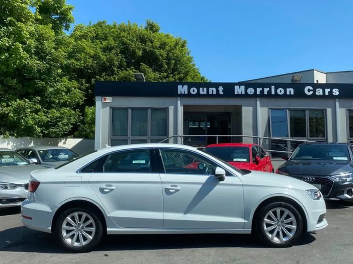 Audi A3 Saloon/leather/auto - Image 4